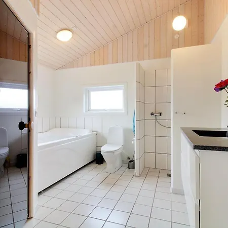 Ottar - 400m From The Sea By Interhome